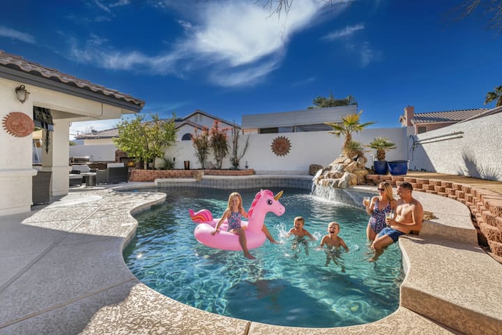 Near Vegas Strip 1Story, 5BR, Pool, HotTub, Games