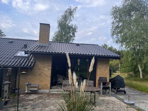 Lovely summer villa in natural surroundings