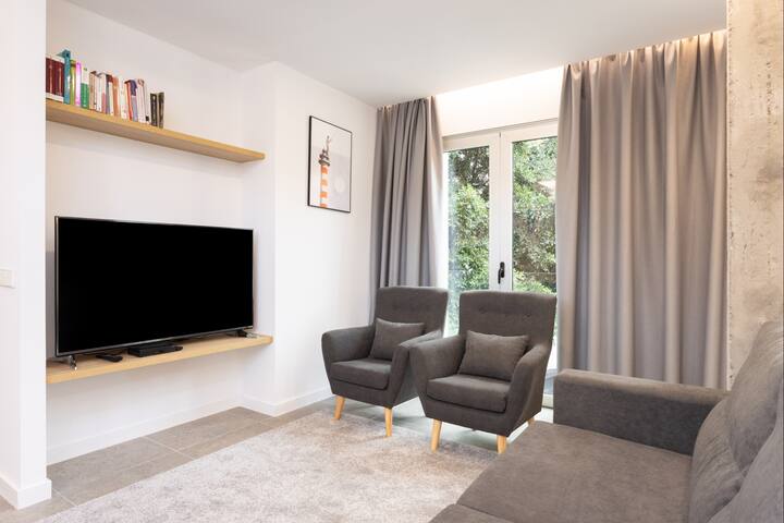 PILLOWABROAD managed Airbnb listing 1