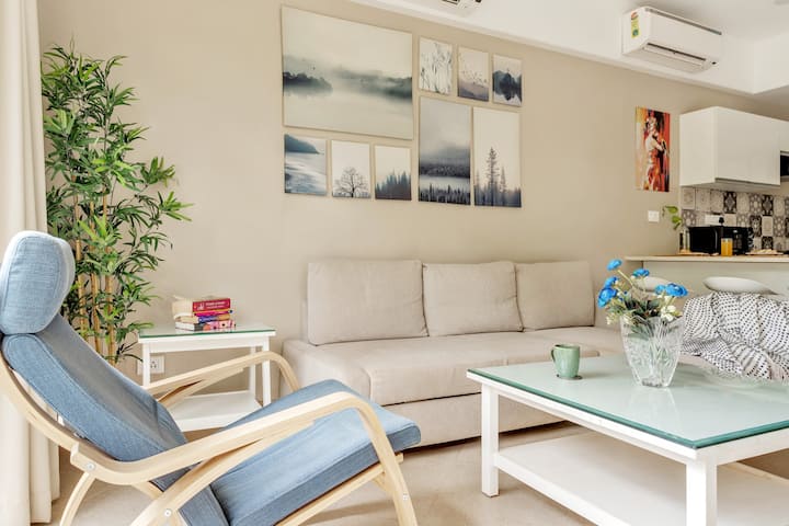 Living room image 4