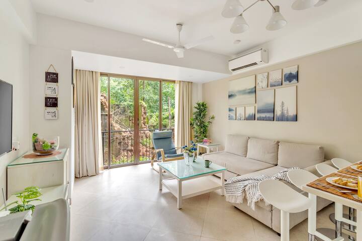 Living room image 5