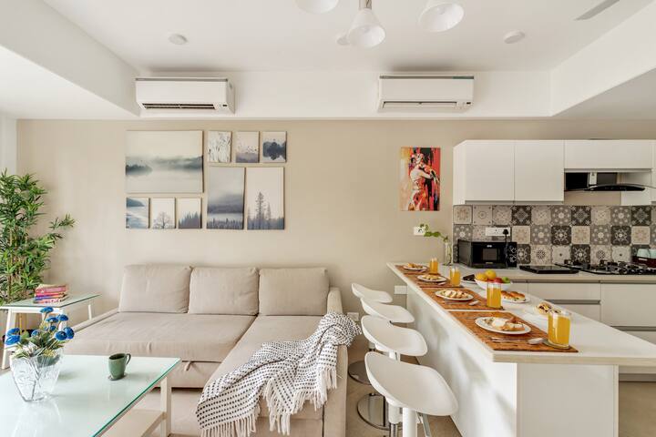 Living room image 6