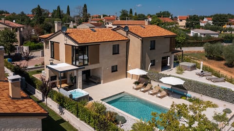 Top performing Airbnb: Villa San Vincenti by Villas Guide in Kadumi