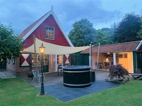 Belegh van Groll with private hot tub and sauna 5 people