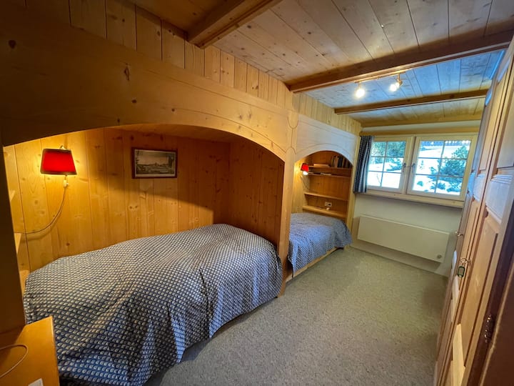 Секундарен горен кат во спалната соба