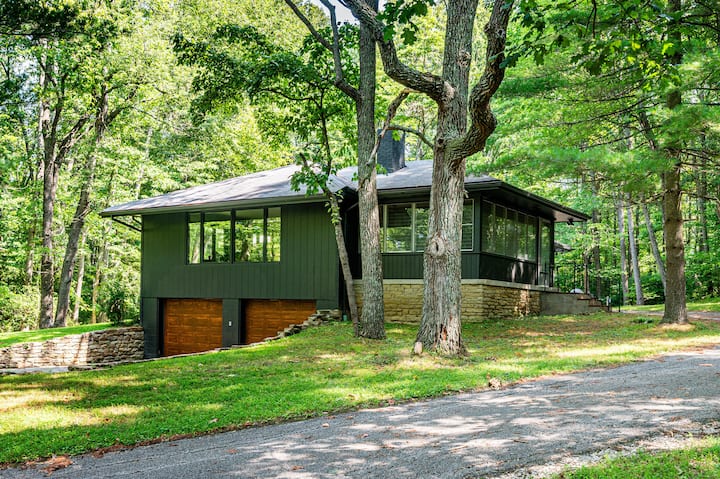 Shady Thicket | 5 Acres Hot Tub Pond - Brown County, IN