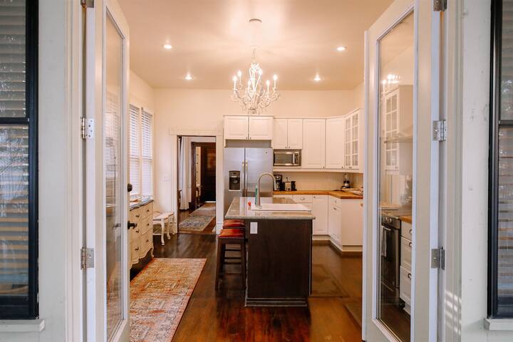 Northwest Nob Hill! Updated Spacious Home! gallery image 4