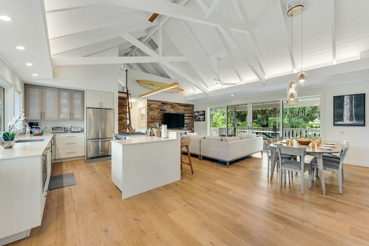 3BR remodeled home near beach with ocean views