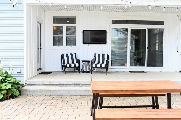 Luxury Home | Walk to OSU | Private Yard | Garage gallery image 5