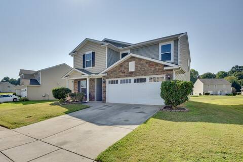 Spacious Gastonia Home w/ Pool Access!