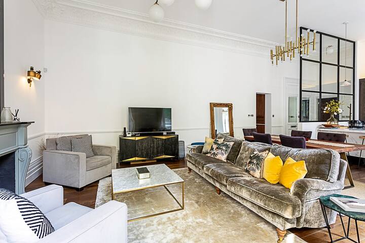 Notting Hill Charm: Central 2-Bed Gem gallery image 3