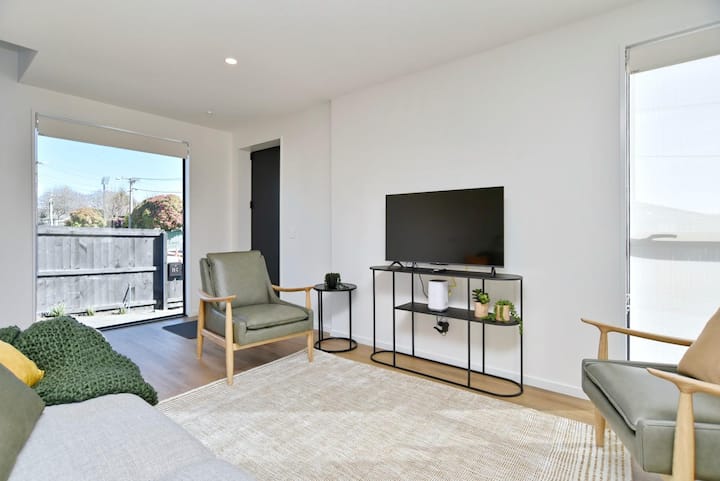 Comfort And Style - Handy To Wolfbrook Arena - Christchurch