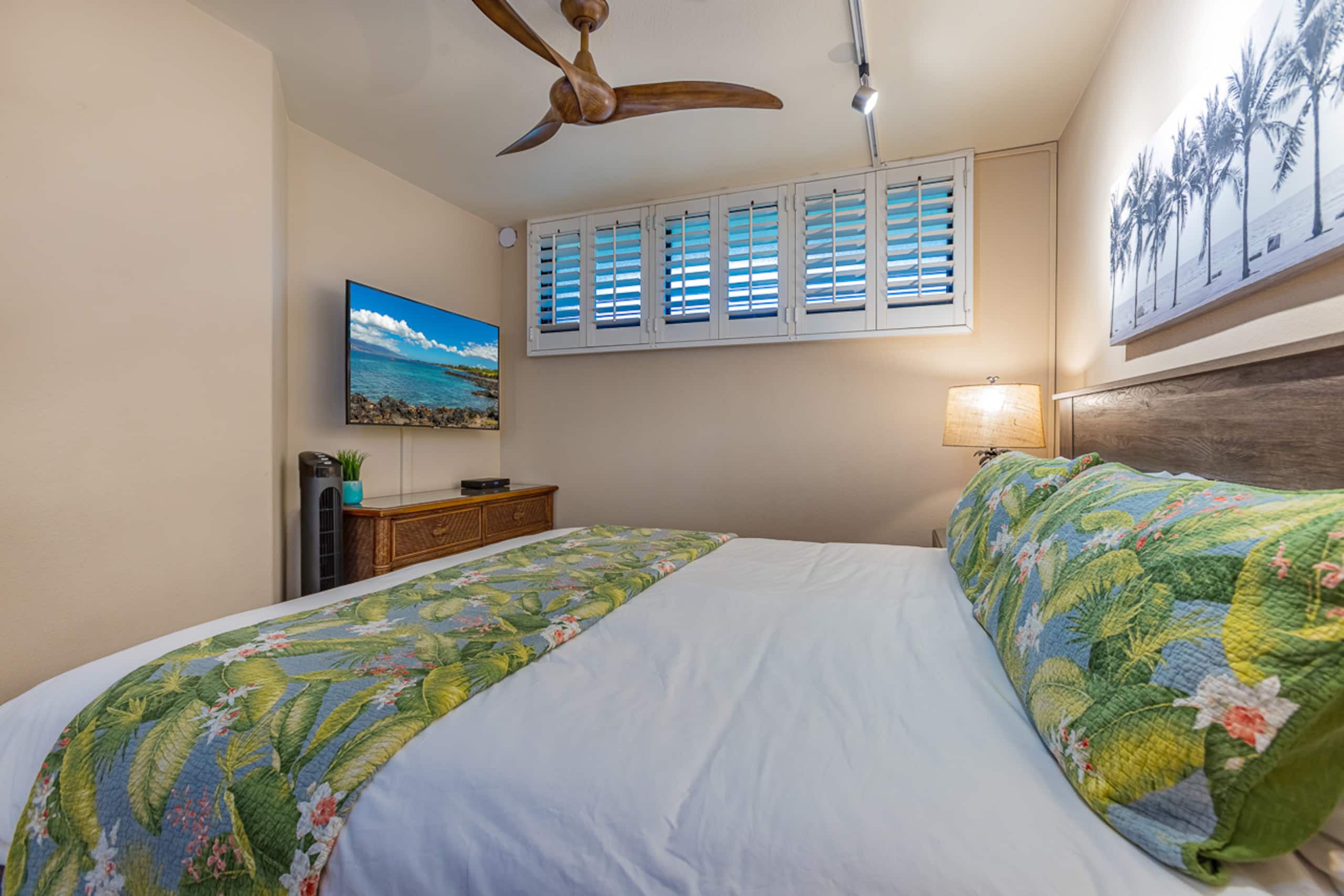 Condo in Kihei · ★4.94 · 1 bedroom · 2 beds · 1 bath - Image 19