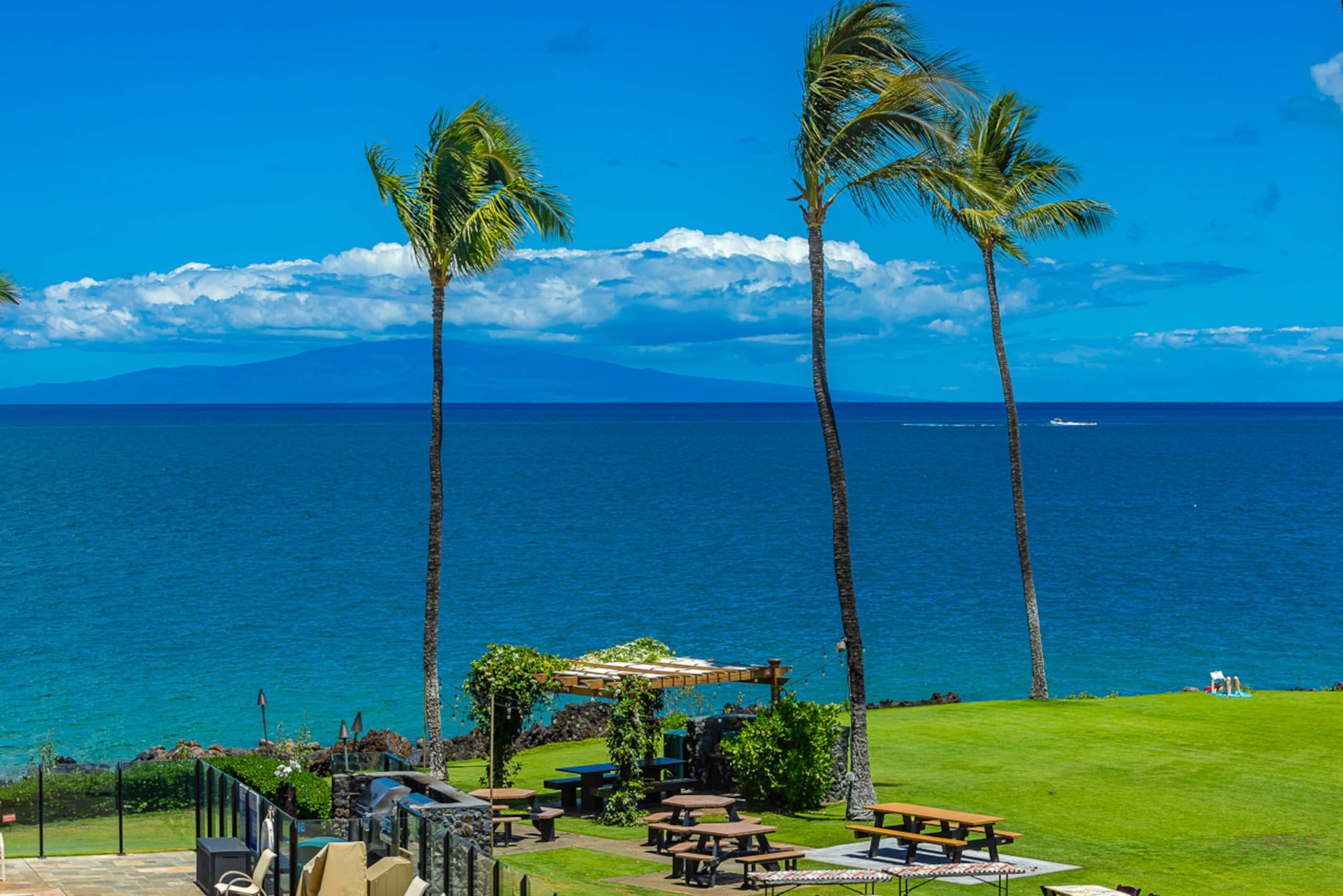 Condo in Kihei · ★4.94 · 1 bedroom · 2 beds · 1 bath - Image 11
