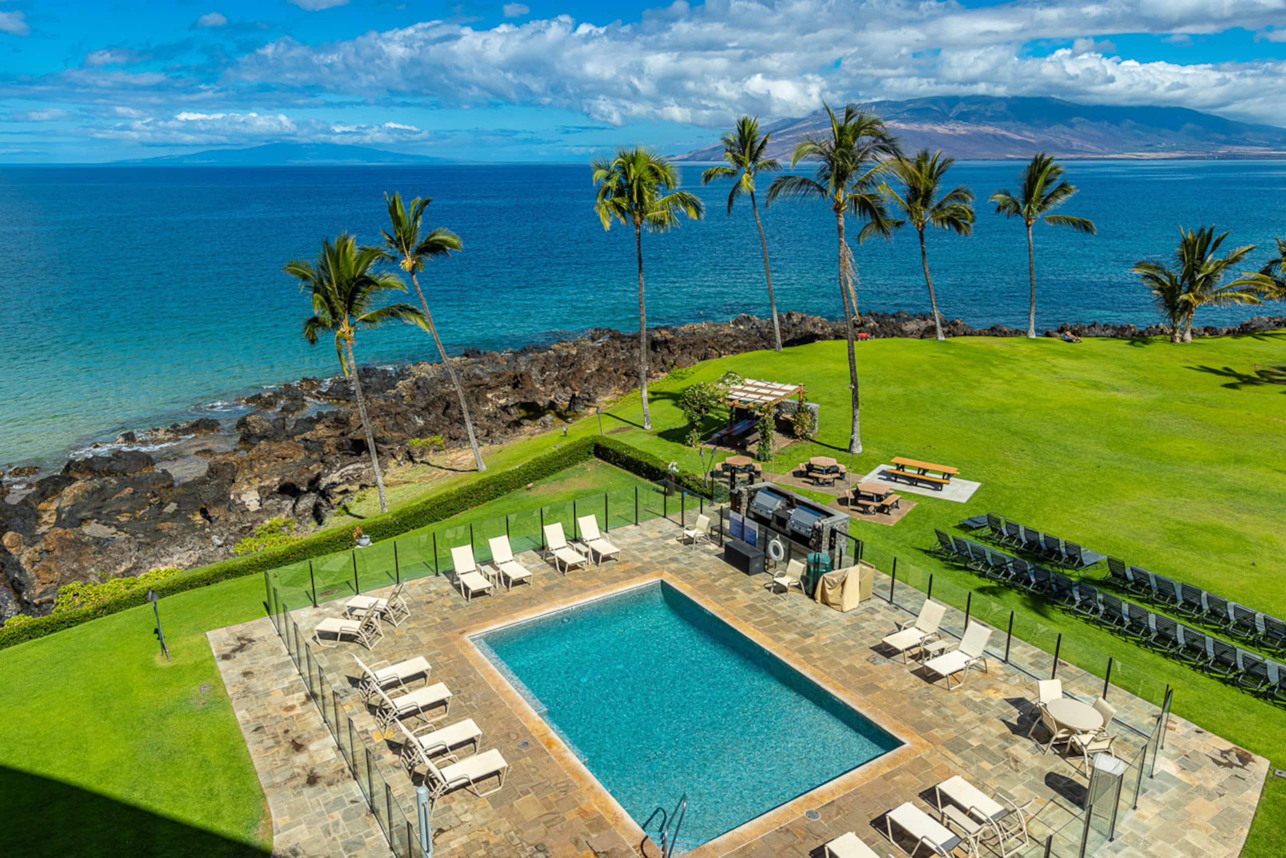 Condo in Kihei · ★4.94 · 1 bedroom · 2 beds · 1 bath - Image 8