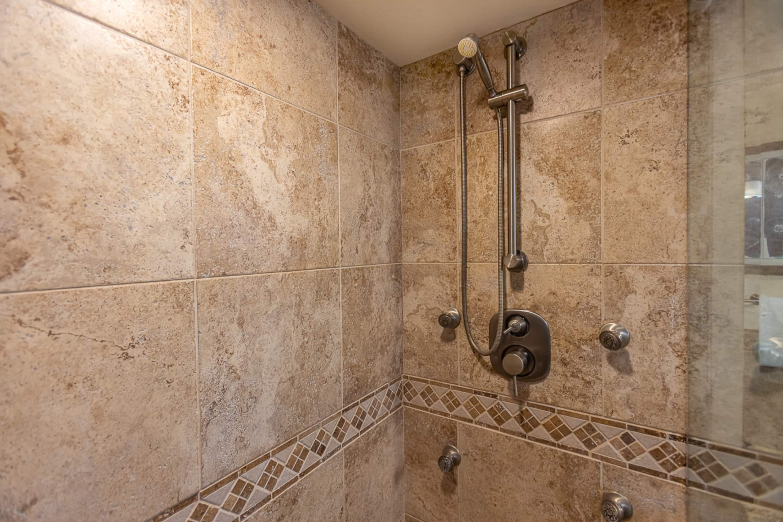 Condo in Kihei · ★4.94 · 1 bedroom · 2 beds · 1 bath - Image 22