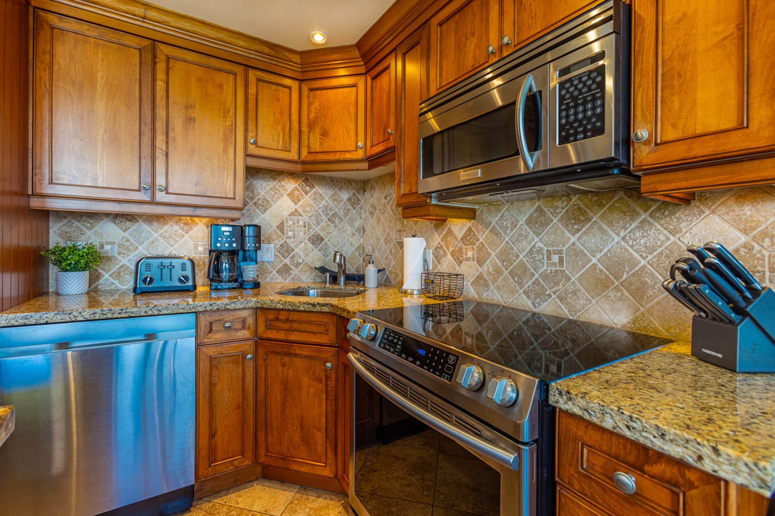 Condo in Kihei · ★4.94 · 1 bedroom · 2 beds · 1 bath - Image 15