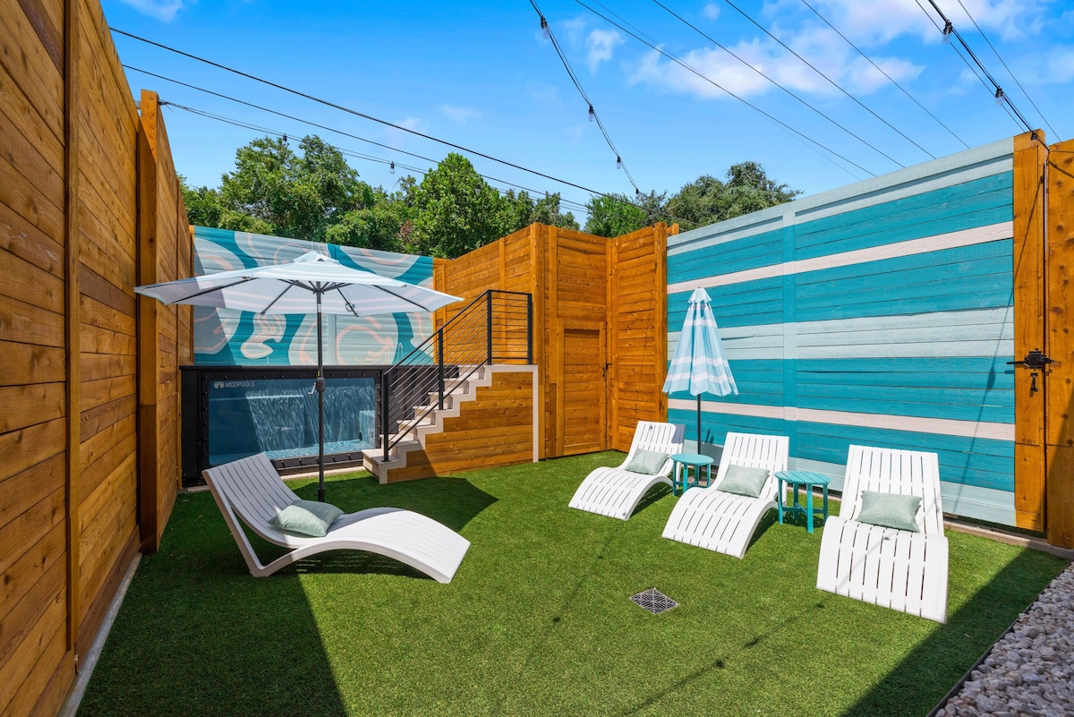 Cool Pool | Killer Digs | Group Travel | Book Now