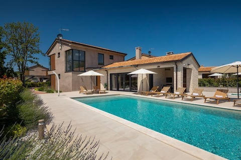 Villa Curitico by Villas Guide