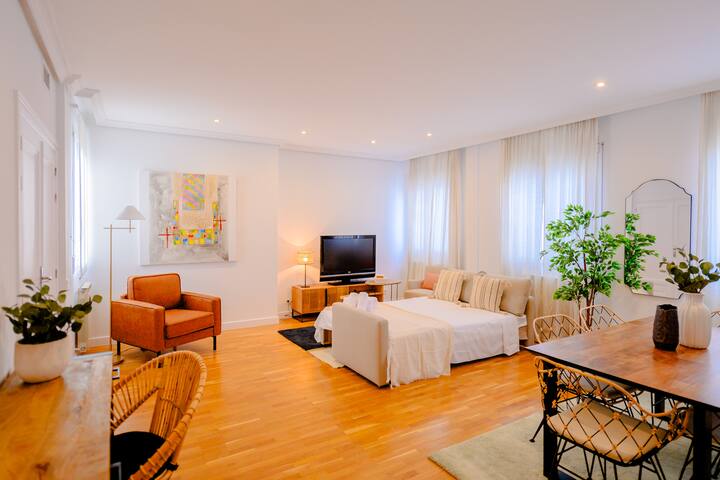 Bonito apartamento Retiro Madrid Centro AXll66 gallery image 2
