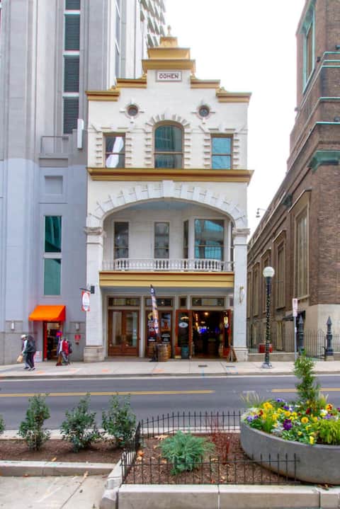 The Etta | Historic Loft | Walkable Downtown