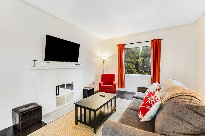 Spacious 7BR | Balcony | W/D gallery image 5