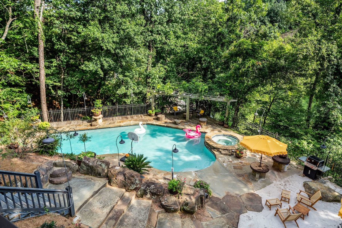 5 BR - Lake Tuscaloosa - 9 acres w/ pool