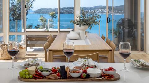 High View Holiday House - Striking duplex with Hea