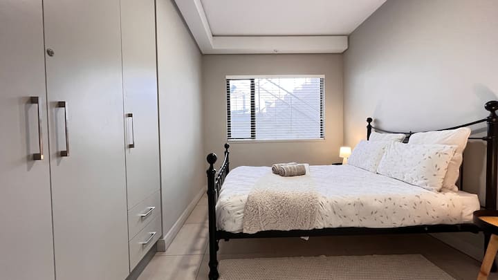 غرفة نوم الضيوف