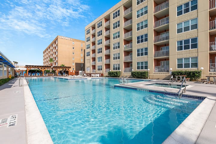 Modern Studio Condo With Views Of The Gulf & Bay! - Port Isabel, TX
