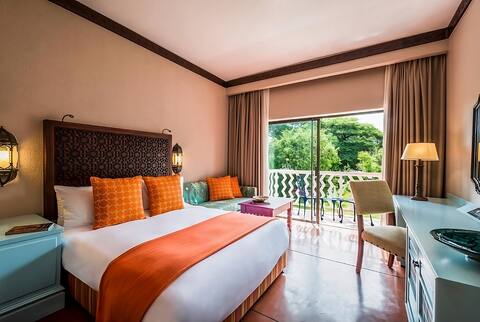 Group Stay! 3 Stylish Units with Private Balcony!