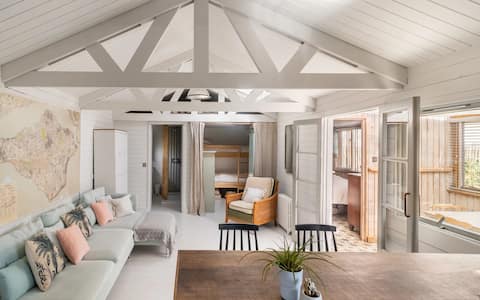Top performing Airbnb: The Cabin - Freshwater Bay in Freshwater