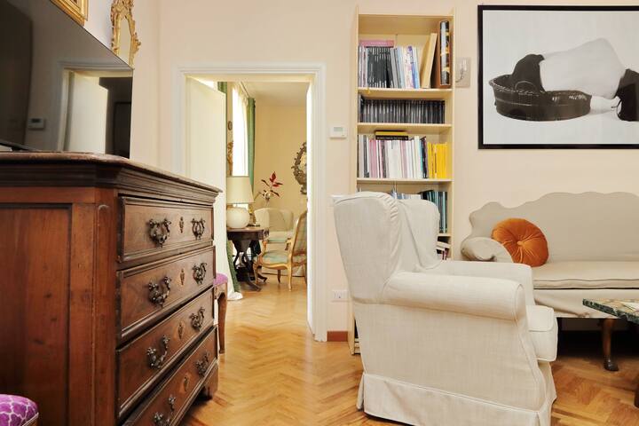 On The Steps gallery image 4