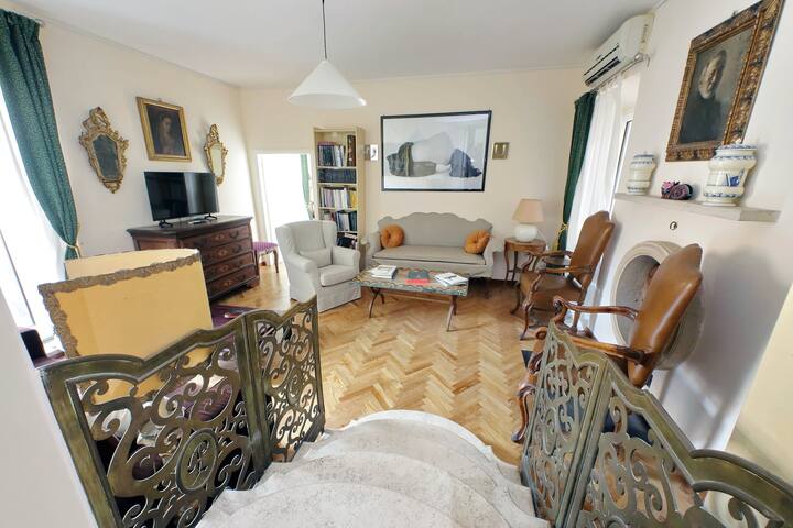 On The Steps gallery image 3