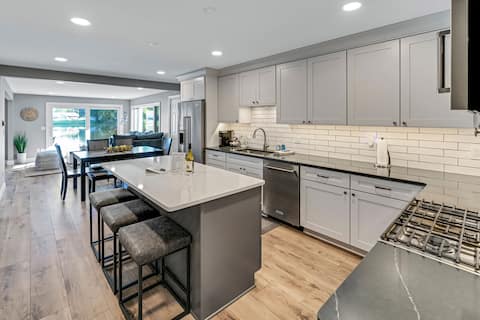 Whitmore Bay: Perfect Spring Getaway!