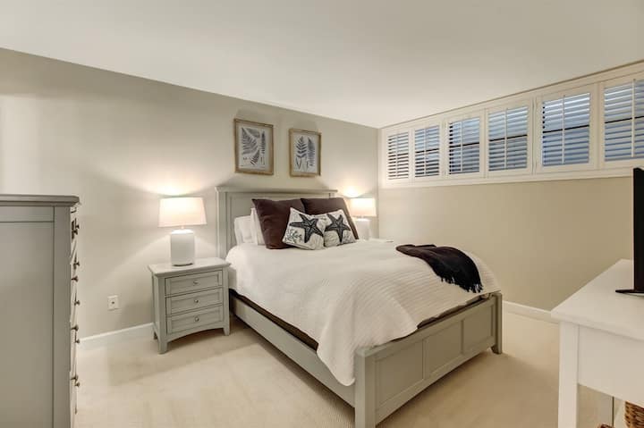 Dhoma kryesore e gjumit me krevat dopio "queen"