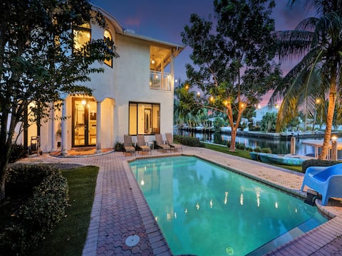 Waterfront Heated Saltwater Pool & Kayaks