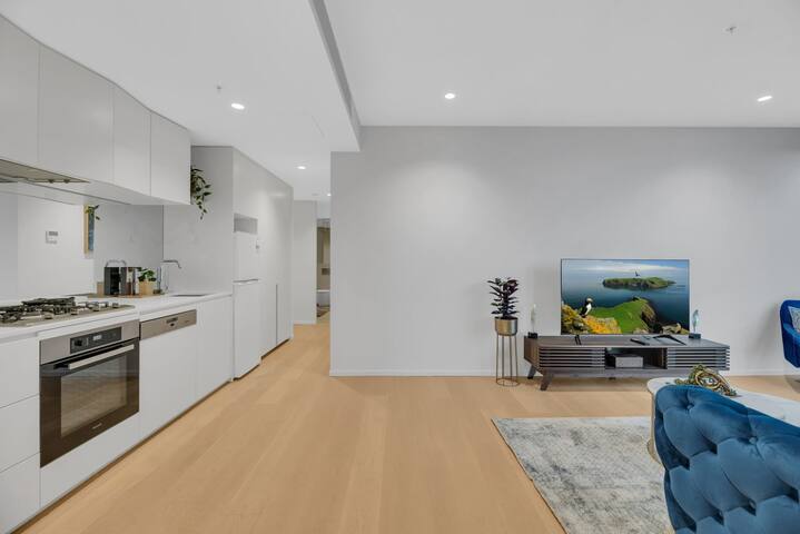 Luxe Oceanview apartment with Resort Style Living gallery image 5