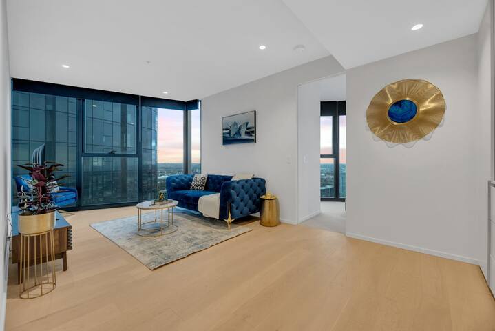 Luxe Oceanview apartment with Resort Style Living gallery image 3