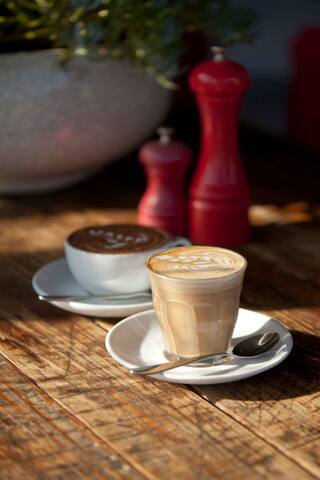 Angophora Beach House gallery image 5