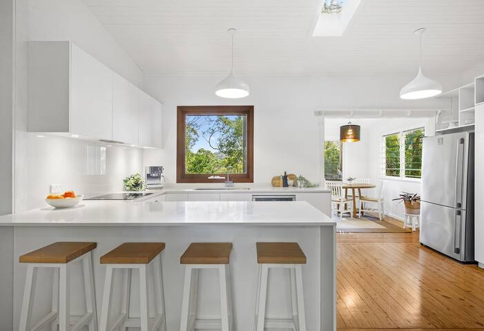 Angophora Beach House gallery image 2