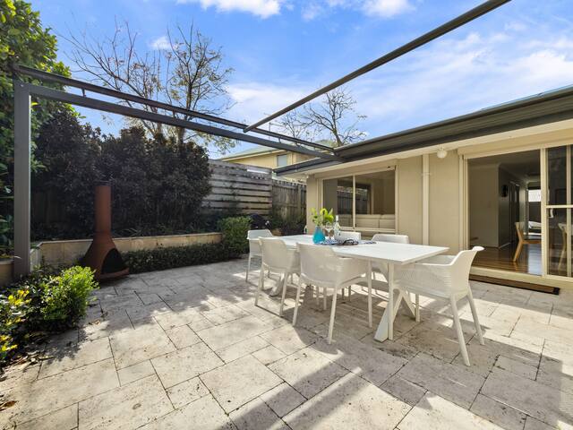 Cape Cottage—Beachside Retreat with Outdoor Bath