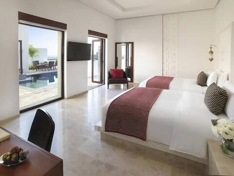 Beachfront Resort! Two Villas with Plunge Pool