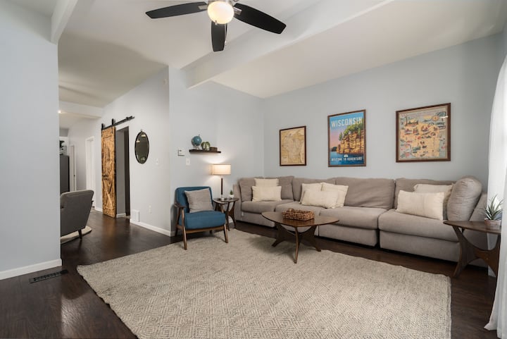 5 Br House Near Third Ward |Free On-site Parking - Milwaukee