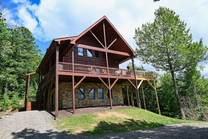Great Mountain Cabin Rentals managed Airbnb listing 2