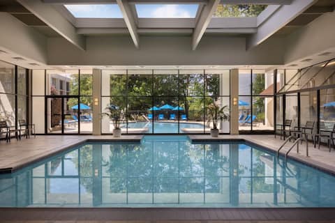 Near Perimeter Mall + In/Out Pool. Fitness. Dining