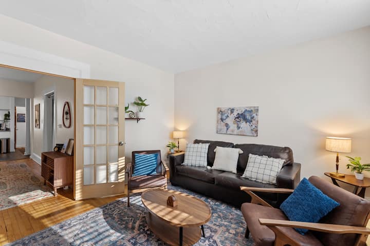 House In Walker's Point W/ 2 Car Garage - Milwaukee, WI