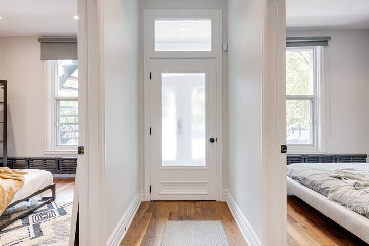 Mile End Luxury Retreat- Large 3BR+office gallery image 4