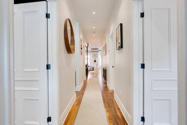 Mile End Luxury Retreat- Large 3BR+office gallery image 2