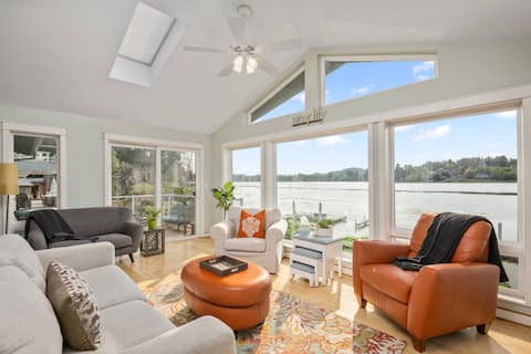 Breathtaking Lakeside Views, Pet Friendly, Pets OK